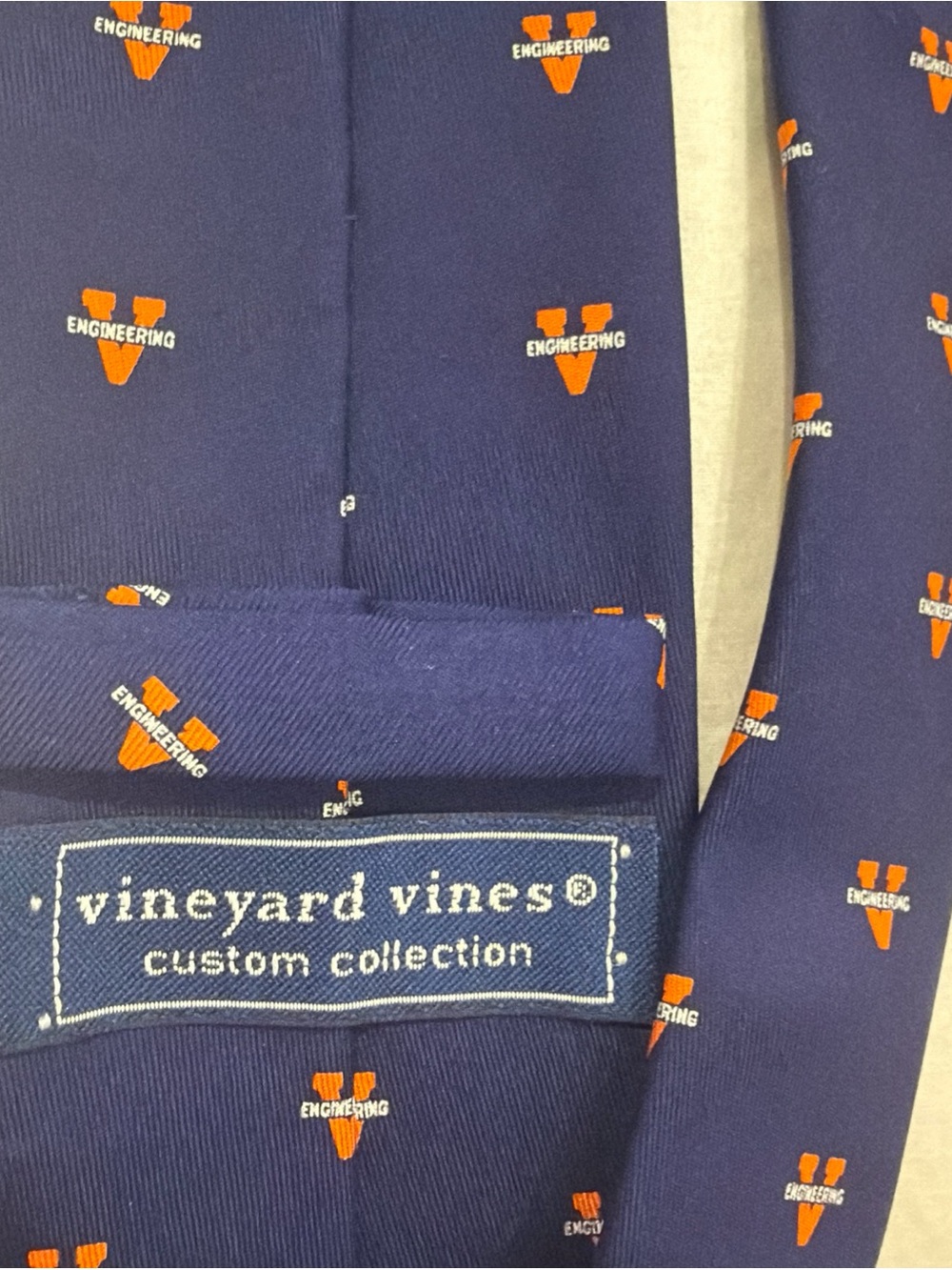 Vineyard Vines Tie Custom Men's UVA Virginia Engineering Silk 3" (W) 60" (L)